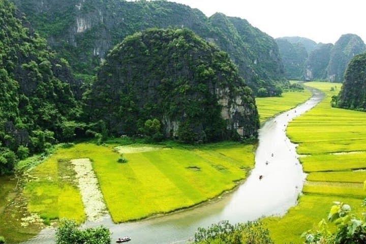 Day Trip to Tam Coc, Mua Cave & Hoa Lu from Hanoi - Boat, Hike & Cycling photo 4