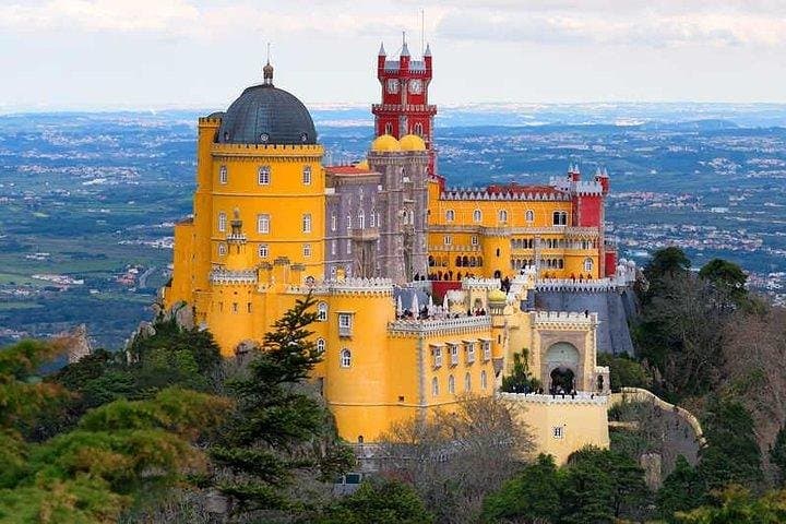 Lisbon to Sintra and Cascais: Full-Day Private Tour of Palaces, Pastéis & Boca do Inferno