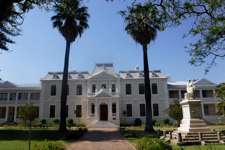 Stellenbosch Afternoon Wine and Chocolate Tour from Cape Town: Oaks, Cape Dutch Streets, and Pinotage photo 5