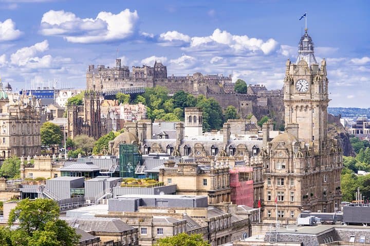 Private Family-Friendly Edinburgh Walking Tour — 4-Hour Personalized Local Host photo 2
