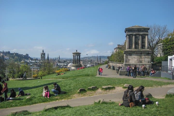 Private Family-Friendly Edinburgh Walking Tour — 4-Hour Personalized Local Host photo 4
