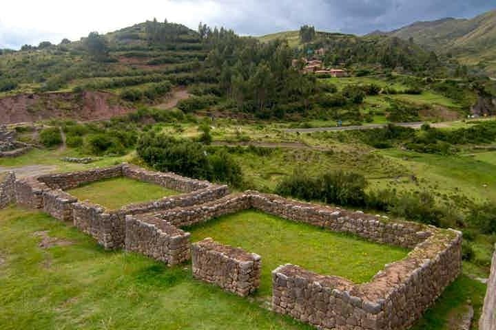 Cusco Half-Day Four Ruins Tour: Sacsayhuaman, Qenqo, Puca Pucara & Tambomachay photo 2
