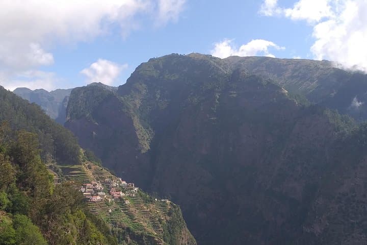 Madeira Central 4x4 Half-Day: Curral das Freiras, Cabo Girão & Câmara de Lobos