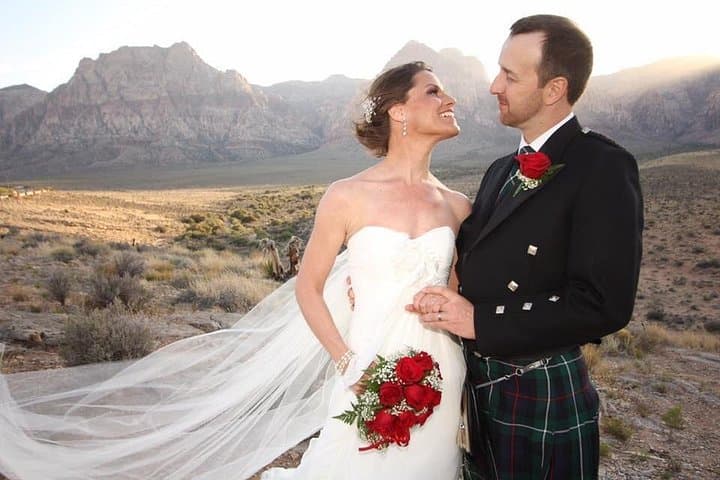 Red Rock Canyon Elopement: Private Limousine Wedding in Nevada's Red Rocks photo 1