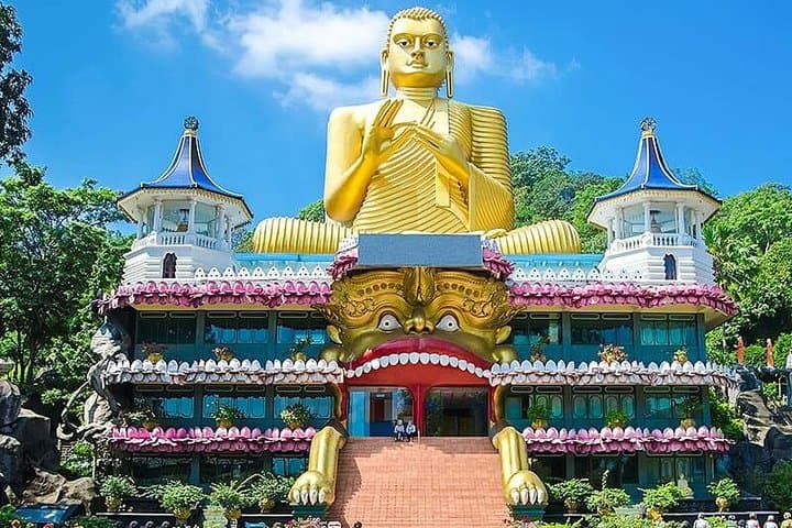 Day Trip from Negombo to Sigiriya & Dambulla: Lion Rock Hike and Cave Temples photo 2