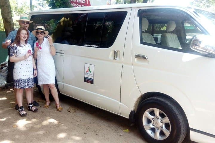 Colombo Airport to Heritage Ambepussa Private Transfer — Smooth 1–1.5 Hour Ride from CMB