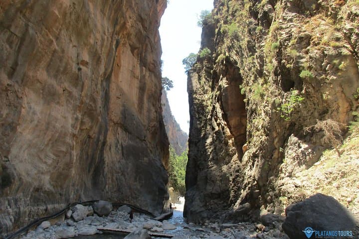 Hike Samaria Gorge Full-Day Trek from Rethymno: Omalos to Agia Roumeli photo 5