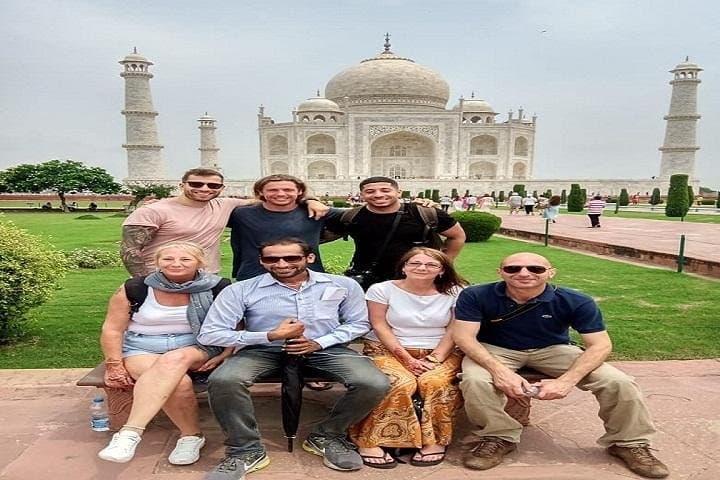 Luxury 5-Day Golden Triangle Tour: Delhi, Agra & Jaipur Highlights photo 3