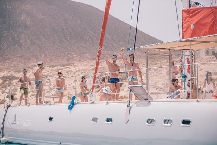 day-sail-la-graciosa-catamaran-swim-kayak-from-lanzarote photo 5