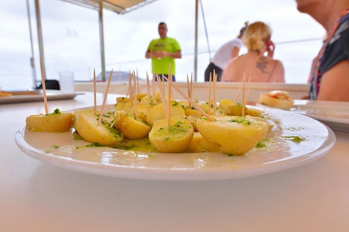 day-sail-la-graciosa-catamaran-swim-kayak-from-lanzarote photo 6