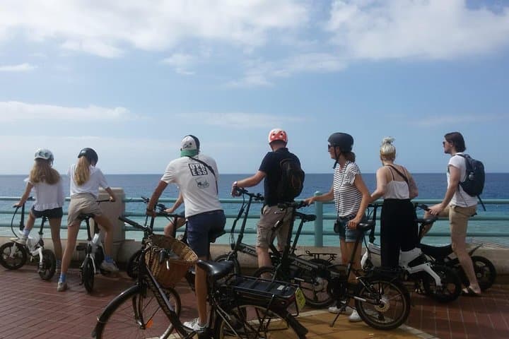 E‑Bike Tour in Genoa: Harbor Routes, Medieval Alleys & Boccadasse photo 1