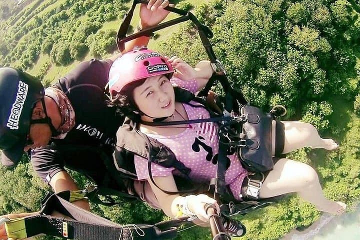 Tandem Paragliding Over Uluwatu Cliff: Bali Coastal Flight with Photos photo 3