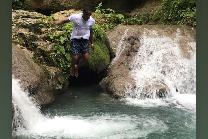 Private Airport Transfer from MBJ to Negril — Direct Ride to Seven Mile Beach