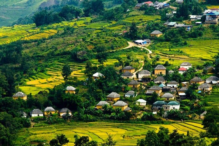 Sapa 2-Day Trek from Hanoi: Y Linh Ho, Lao Chai, Ta Van, Cat Cat & Sin Chai photo 2