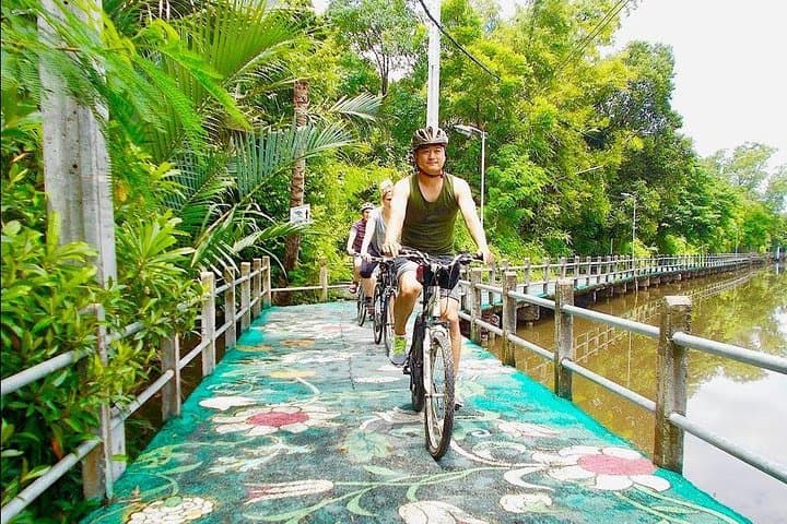 Bang Krachao Green Lung Bicycle Ride & Bird Watching from Bangkok
