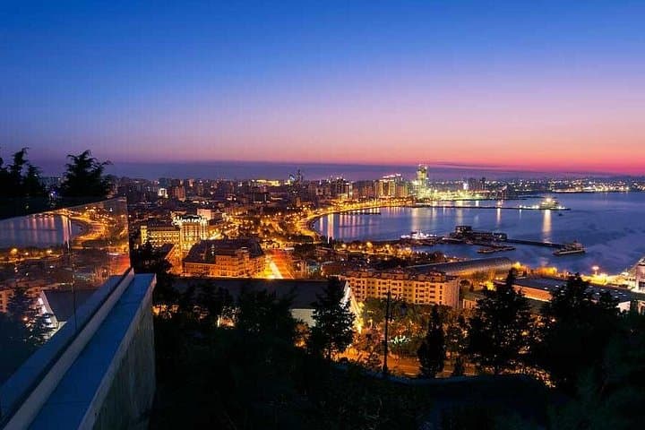 Baku Night City Tour — Illuminated Caspian Coast, Highland Park & Little Venice