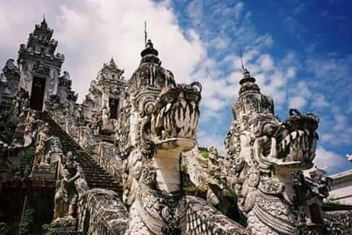 Lempuyang Temple Entrance Ticket — All-Inclusive Guide to Bali's Sacred Gates and Agung Views photo 3