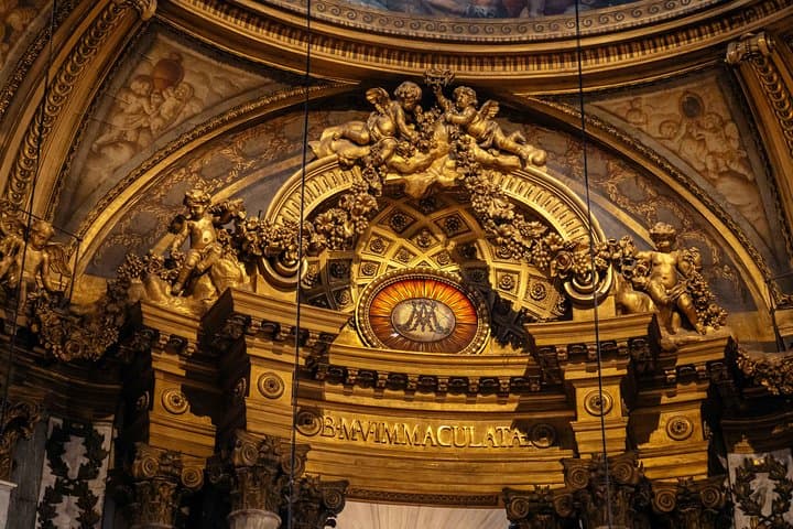 Private Paris Walking Tour: Sainte-Chapelle, Île de la Cité & Left Bank Highlights photo 4