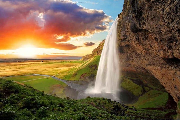 Private South Coast Waterfall Adventure — Seljalandsfoss, Skógafoss & Reynisfjara photo 2