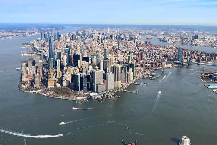Big Apple Helicopter Tour: Manhattan Skyline Flight from Downtown Heliport photo 4