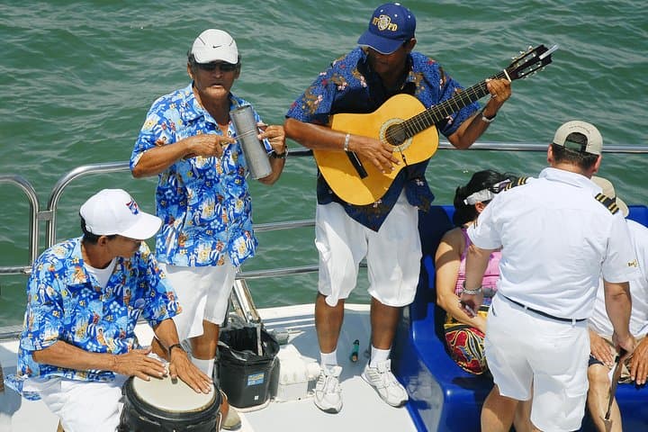 Tortuga Island Cruise from Puntarenas: Day Trip to Isla Tortuga photo 3