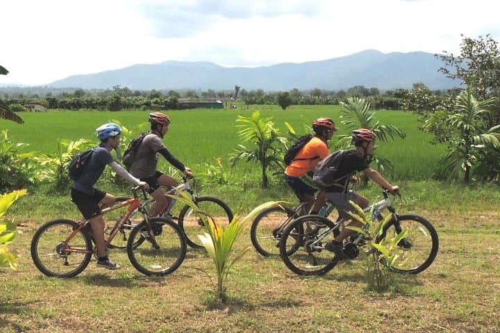 Overnight Chiang Dao & Mae Taeng Valley: 2-Day Guided Cycling Tour