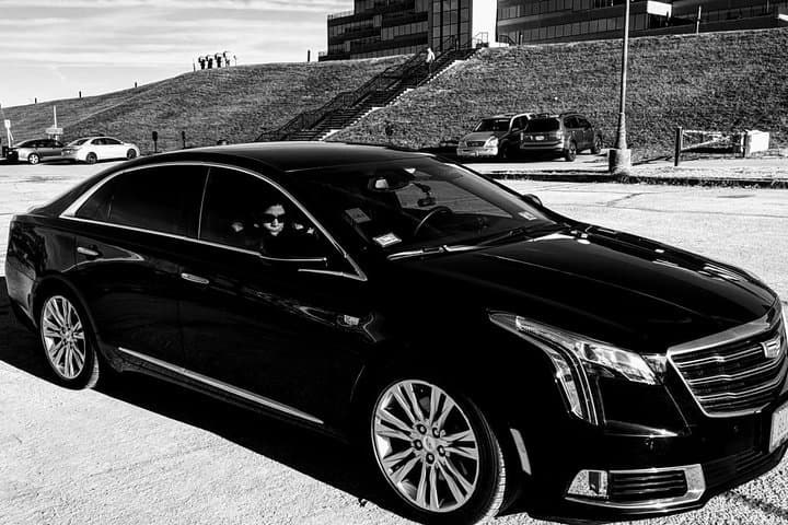 Private Sedan Transfer MDW to Downtown Chicago — Stress‑Free Arrival into the Loop photo 3