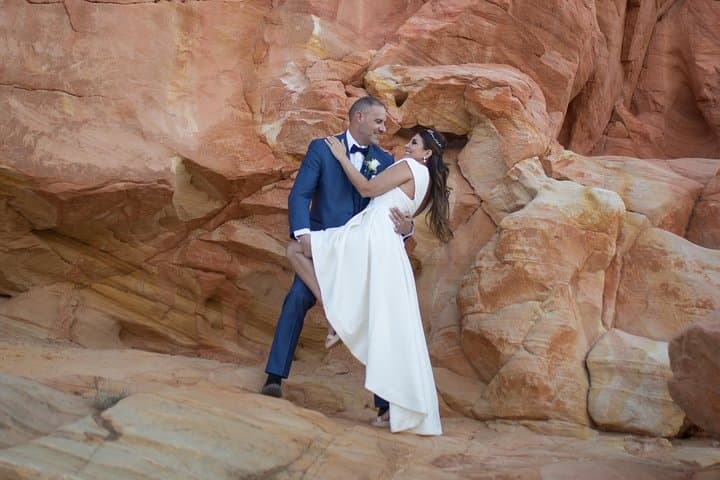Valley of Fire Wedding by Private Limousine — Red Rock Ceremony from Las Vegas photo 3