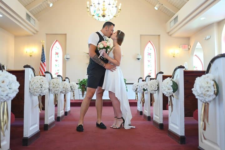 Intimate Las Vegas Chapel Wedding at A Special Memory Wedding Chapel photo 6