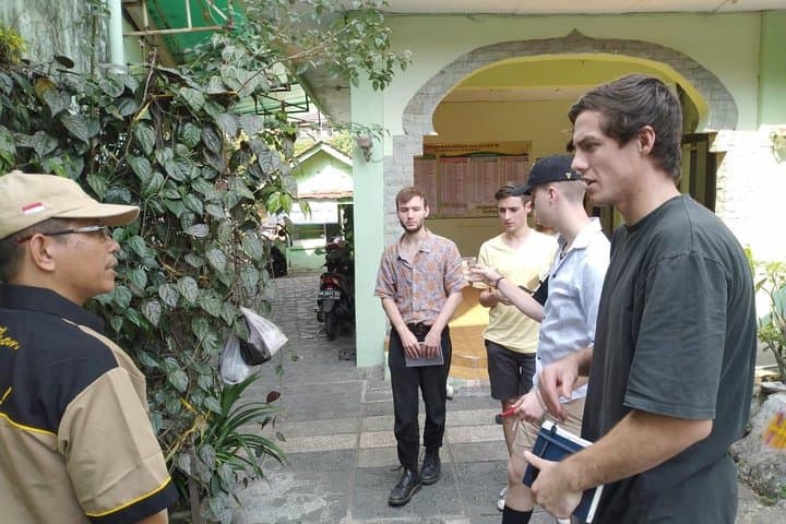 Yogyakarta Code River Kampong Walk: Batik Workshop & Palace Visit photo 2