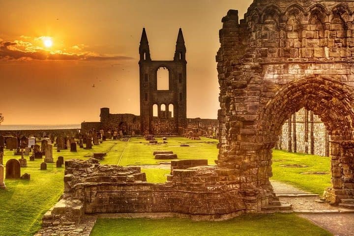Stirling Castle, The Trossachs & Loch Lomond: Full-Day Scenic Tour from Glasgow photo 2