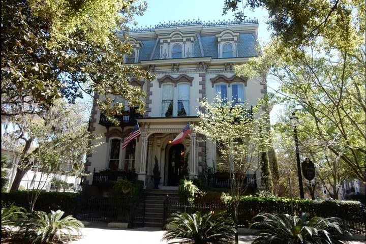Savannah Historic Homes Guided Walking Tour — Antebellum Mansions & Preservation