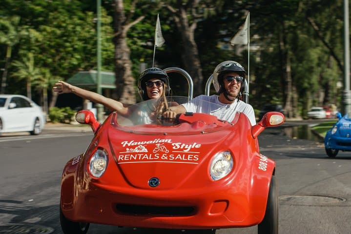 Waikiki Scoot Coupe Rental: Cruise Honolulu's Top Sights in a Two-Person Moped photo 4