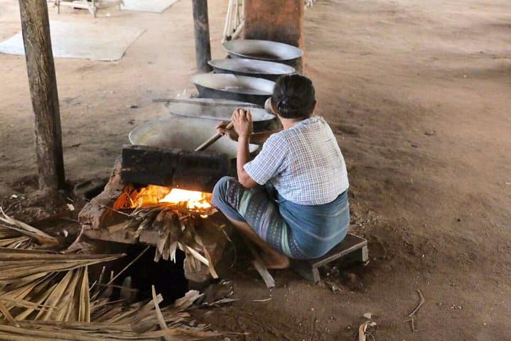 Bagan to Mount Popa: 777-Step Day Trip to Mt Popa National Park photo 4
