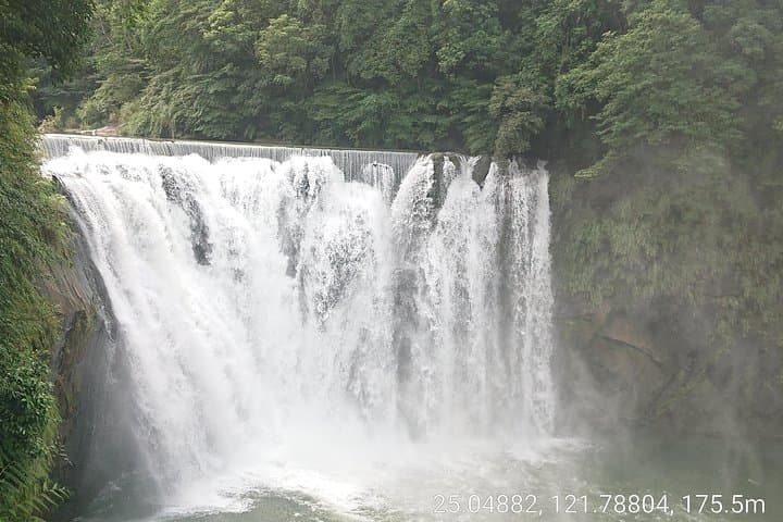 Taipei Memory: 48-Hour City Walking Tour and Coastal Outskirts photo 4