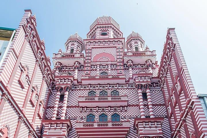 Colombo City Shore Excursion: 4-Hour Private Tour of Temples, Museum & Markets photo 2