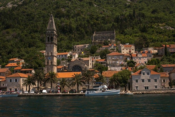 Perast Day Tour: Explore Our Lady of the Rocks, Bujović Palace & Bay Walk (2-Hour Private)