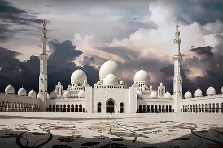 Private Half-Day Tour to Sheikh Zayed Grand Mosque from Dubai photo 3