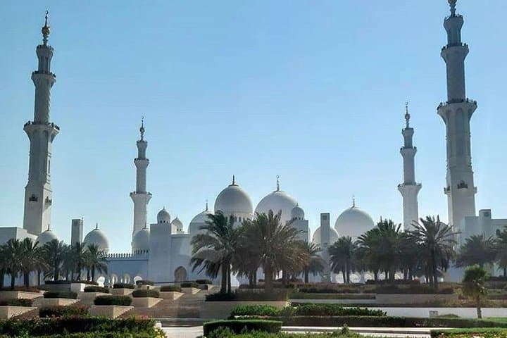 Private Half-Day Tour to Sheikh Zayed Grand Mosque from Dubai photo 4