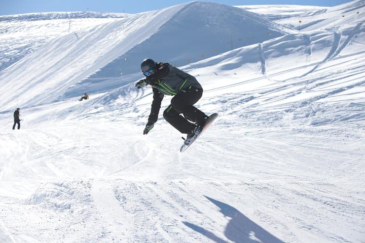 Livigno Freestyle Snowboard Lesson: Private Coaching at Mottolino & Carosello photo 6