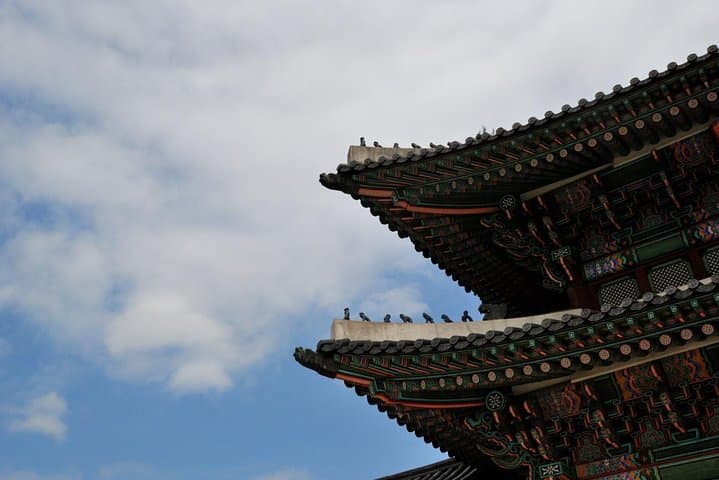 Seoul Palace Morning Tour — Gyeongbokgung, Jogyesa & Blue House Drive-By photo 6