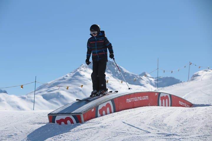 Private Freestyle Ski Lessons in Livigno Snowpark photo 5