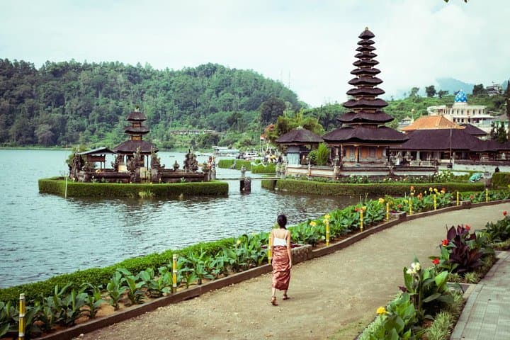 Private Bali Scenic Tour: Handara Gate, Ulun Danu & Jatiluwih Rice Terraces photo 5