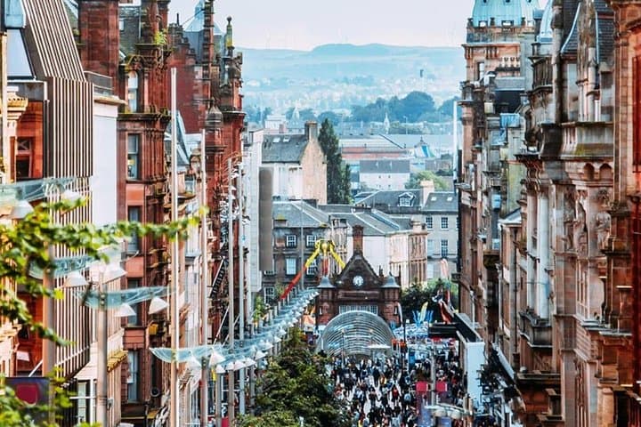 Glasgow City Tour: Private West End, Cathedral & Botanic Gardens Experience