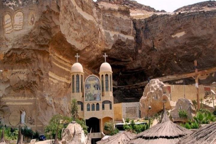 15-Day Egypt Adventure: Pyramids, Oases & White Desert Camping photo 4