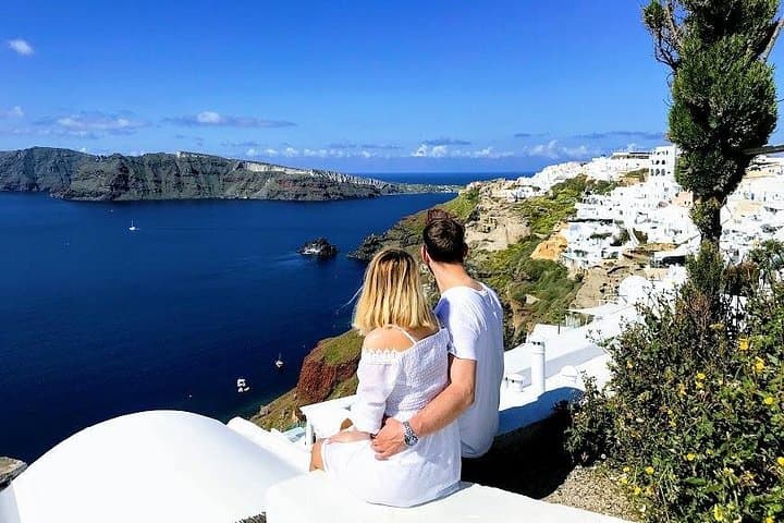 Santorini Private Highlights Full-Day Tour — Oia, Akrotiri & Black Beaches