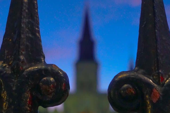 New Orleans Haunted Bar Crawl in the French Quarter — VIP Ghost Tour with Shot photo 4
