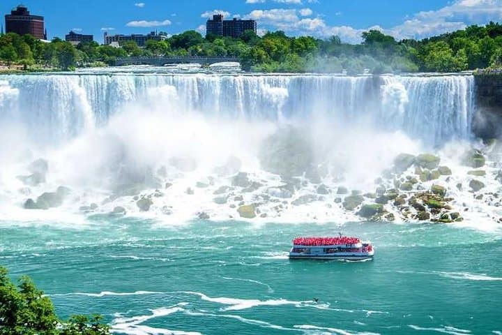 Niagara Falls & Niagara-on-the-Lake Day Trip: Wine, Waterfalls, and Scenic Parkway photo 3