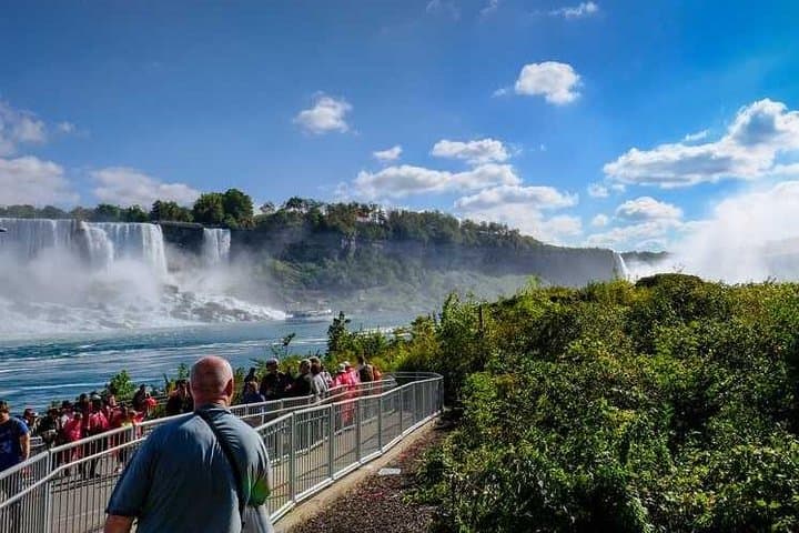 Niagara Falls & Niagara-on-the-Lake Day Trip: Wine, Waterfalls, and Scenic Parkway photo 4