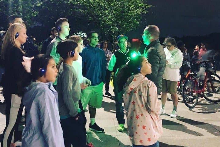 Washington DC Night Monuments Tour with Magic LED Bracelets and Hotel Pickup photo 2